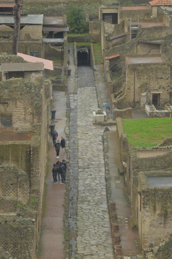 Decumano Massimo Bed & Breakfast Ercolano Exterior photo